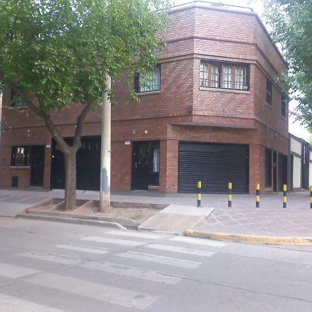 Apartamentos Willy - En Zona Residencial Con Estacionamiento ميندوزا المظهر الخارجي الصورة