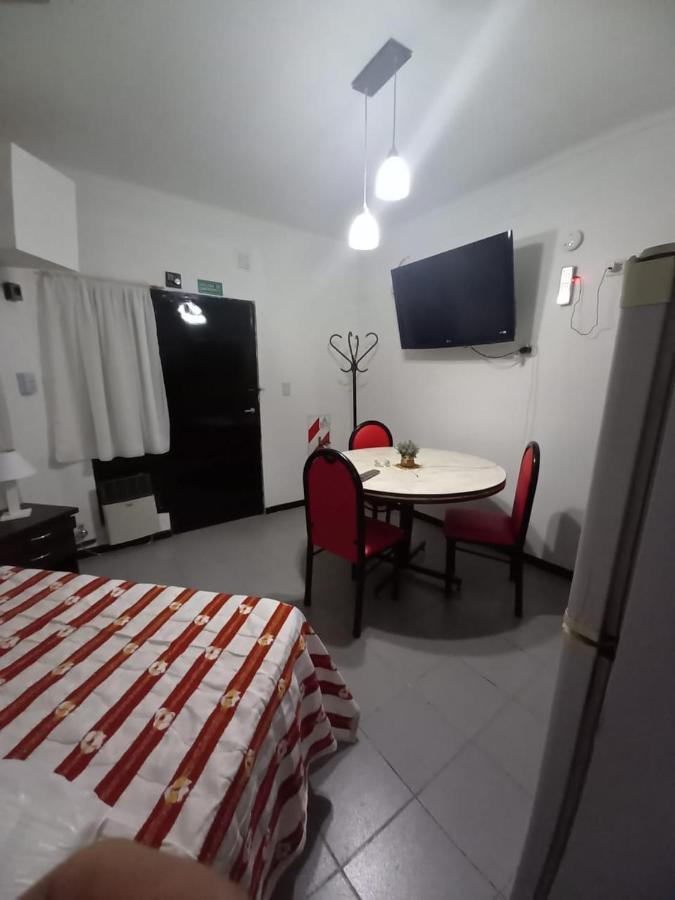Apartamentos Willy - En Zona Residencial Con Estacionamiento ميندوزا المظهر الخارجي الصورة