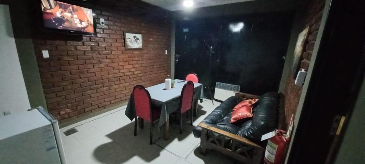 Apartamentos Willy - En Zona Residencial Con Estacionamiento ميندوزا المظهر الخارجي الصورة