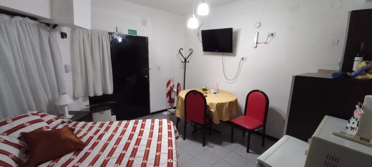 Apartamentos Willy - En Zona Residencial Con Estacionamiento ميندوزا المظهر الخارجي الصورة