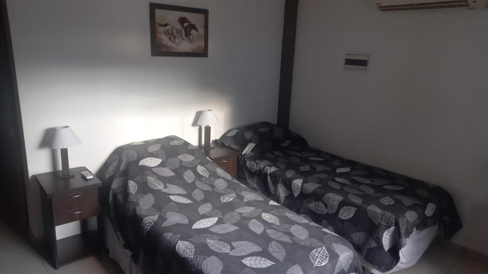 Apartamentos Willy - En Zona Residencial Con Estacionamiento ميندوزا المظهر الخارجي الصورة